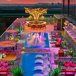 Moxy Downtown Los Angeles