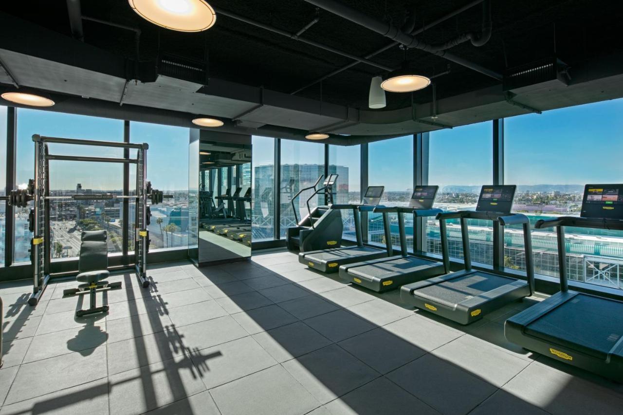 Moxy Downtown Angeles 4*
