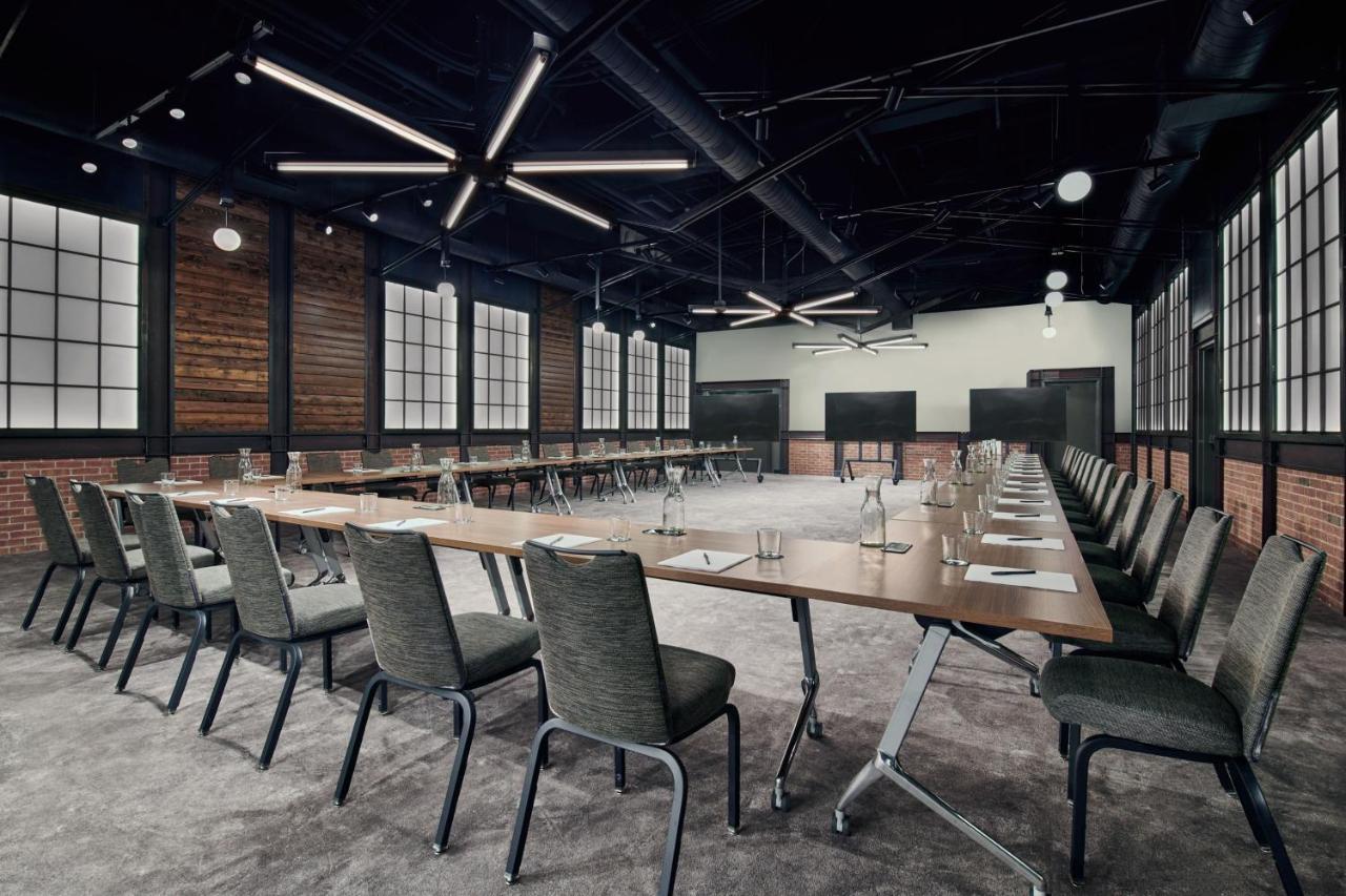 Moxy Downtown Angeles