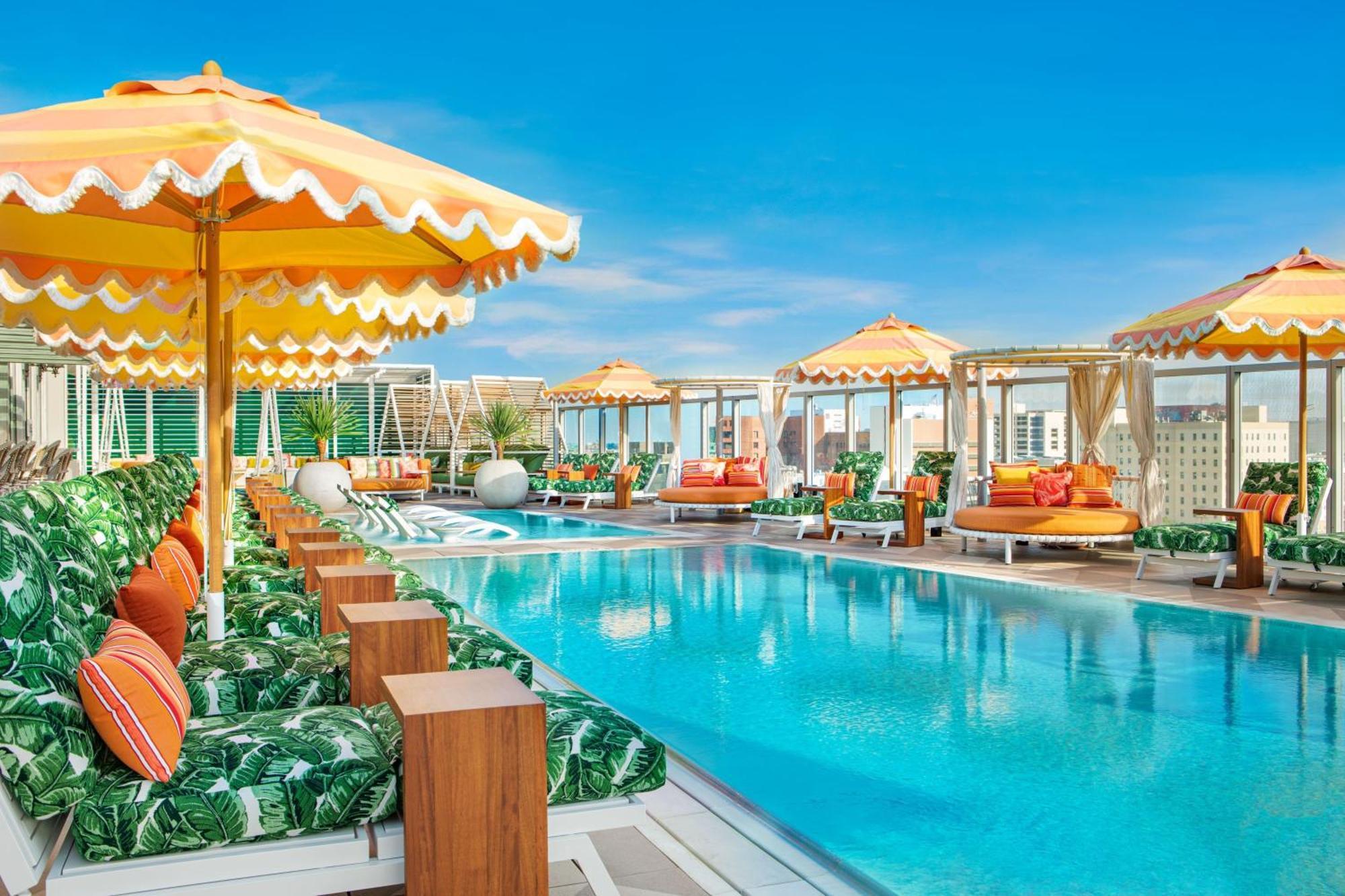 Moxy Downtown Angeles 4*