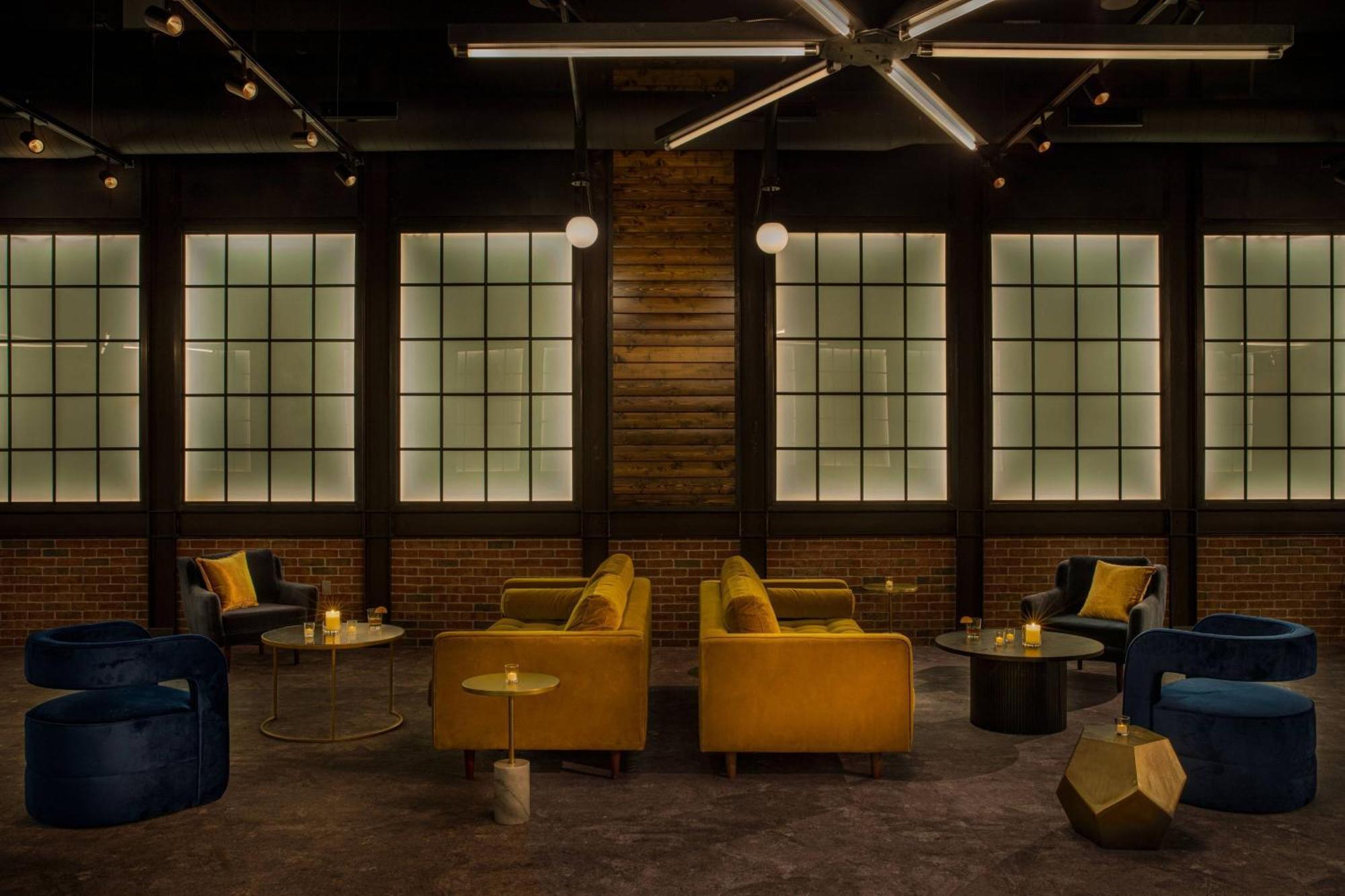 Moxy Downtown Angeles Hotel