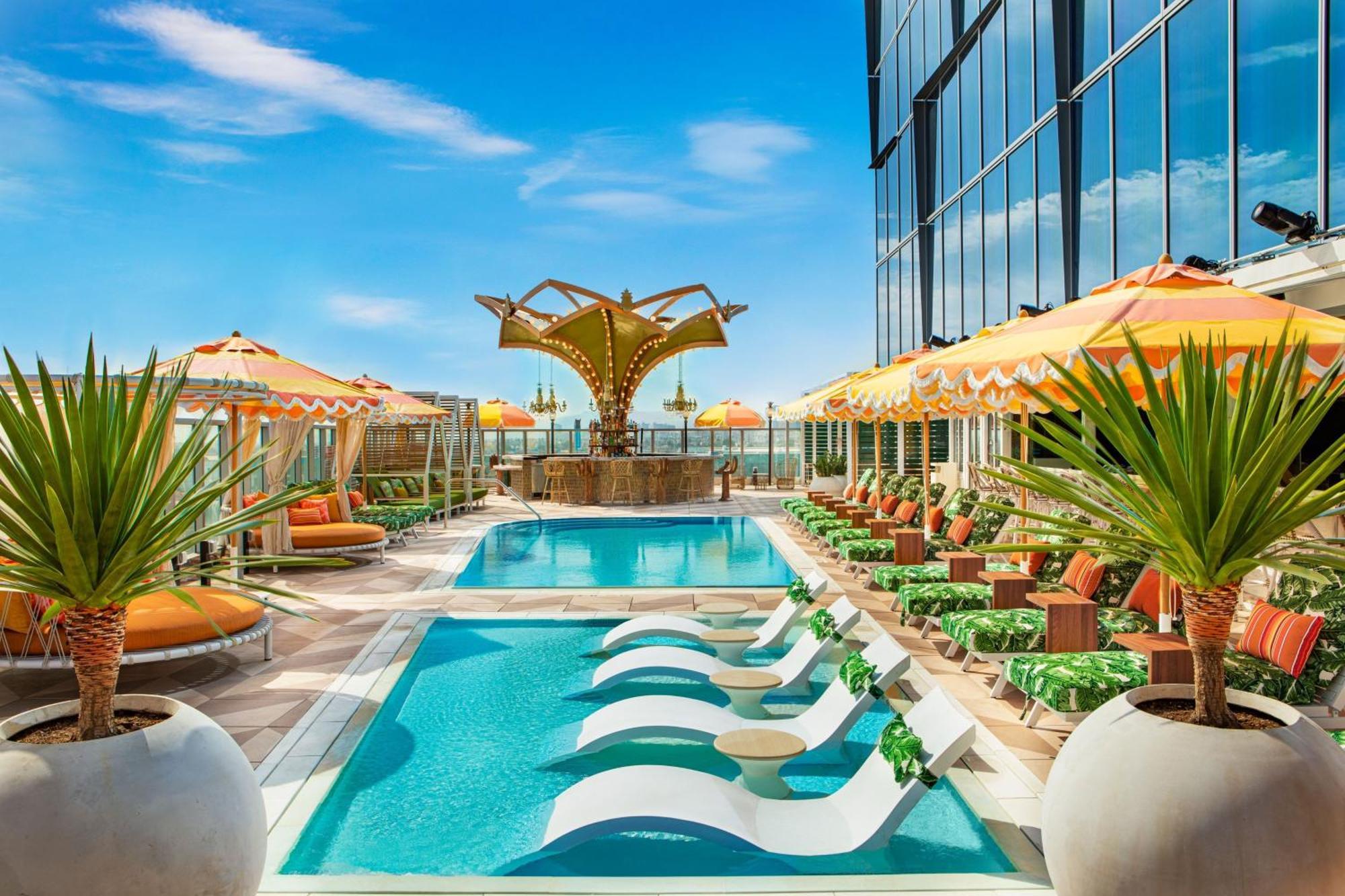 Moxy Downtown Angeles Los Angeles